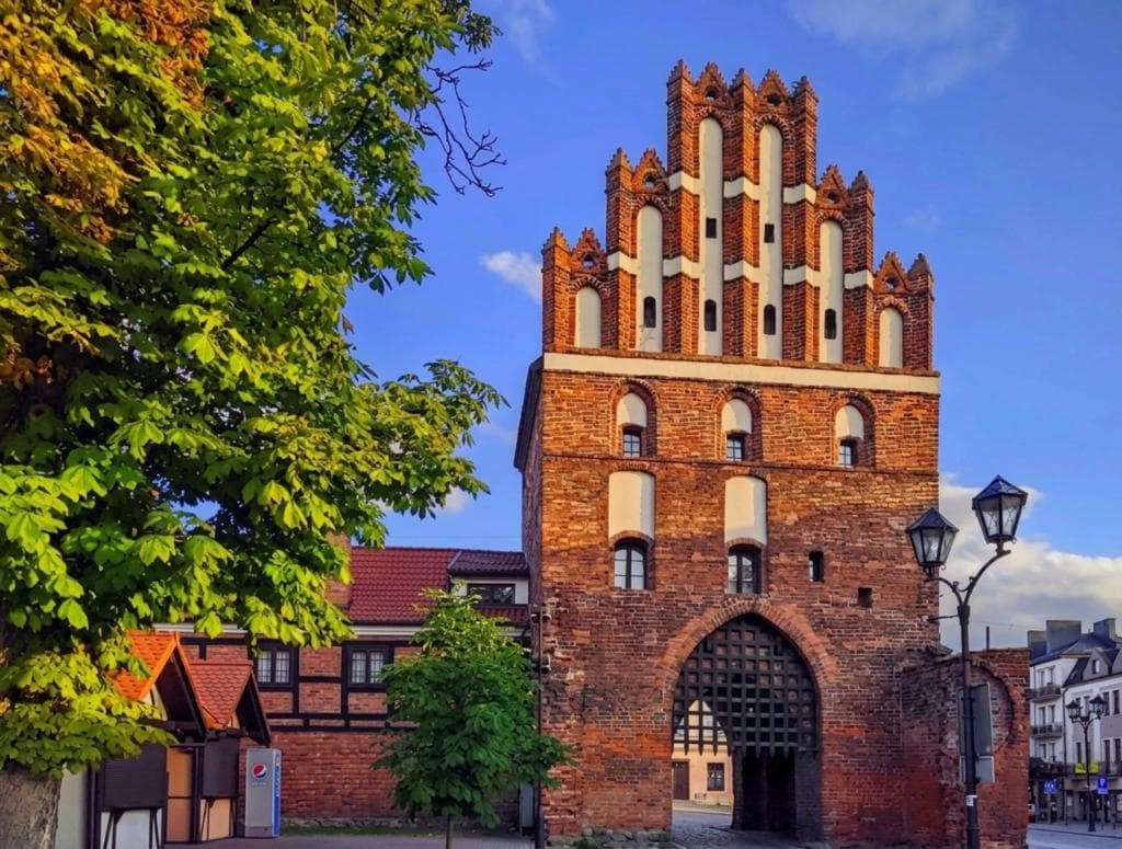 Gotycka Brama Chełmińska w Brodnicy – siedziba Galerii Brama
